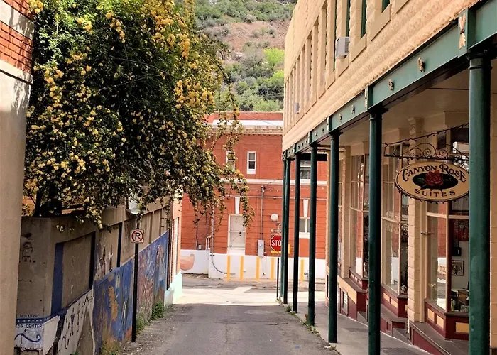 Canyon Rose 2* Bisbee
